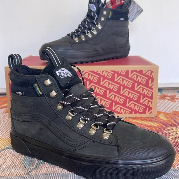 Vans WMNS Sk8-Hi Dr Mte-2
Black
VN0009QMBLA
Boots Sneakers - Picture 15 of 16